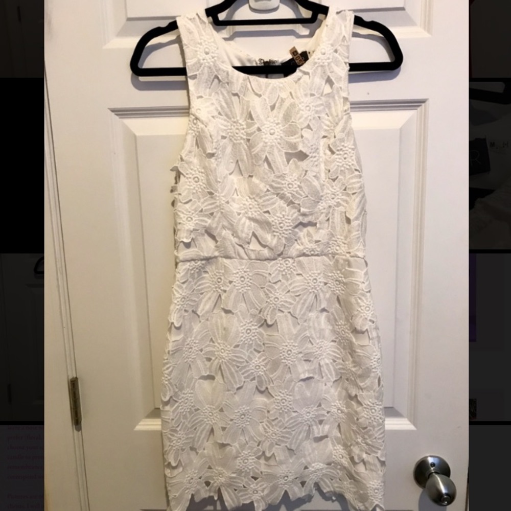 ASTR White Floral Lace Cocktail Dress